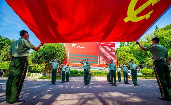 俺青岛是个美丽的小岛是什么歌曲，挑战者联盟730这期的游戏画面